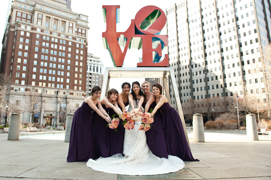 Wedding-love-park-Philadelphia-trolley-rental